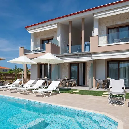 Naiada Apartmanhotel Nikíti